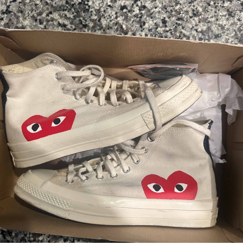 Comme des Garçons PLAY Converse